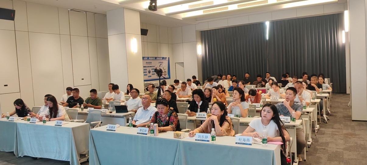 惠州 AI 增长闭门会现场